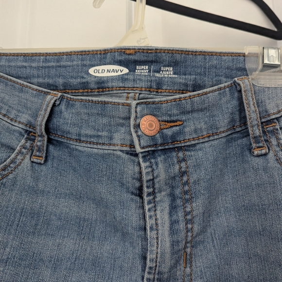 Old Navy light mid rise skinny jeans - Picture 2 of 2